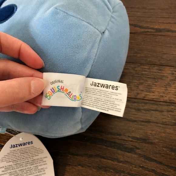 *NWT* Squishmallows x Disney Lilo & Stitch: 8” Stitch holding Scrump Plush Toy - Picture 7 of 9